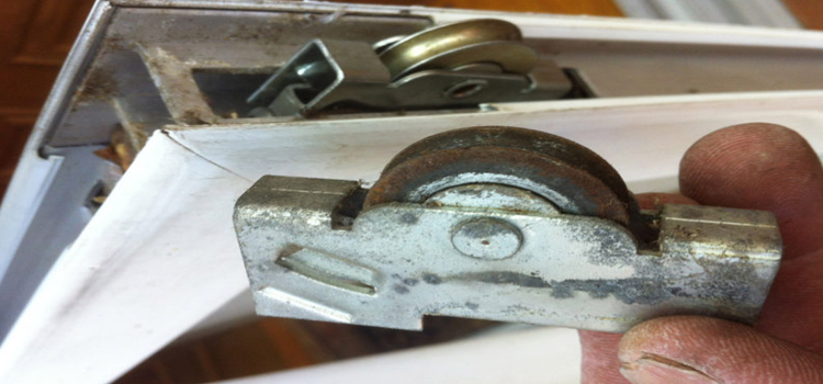 screen door roller repair in Soledad